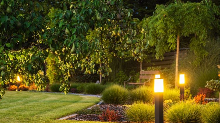 Jak zadbać o oświetlenie zewnętrzne?
